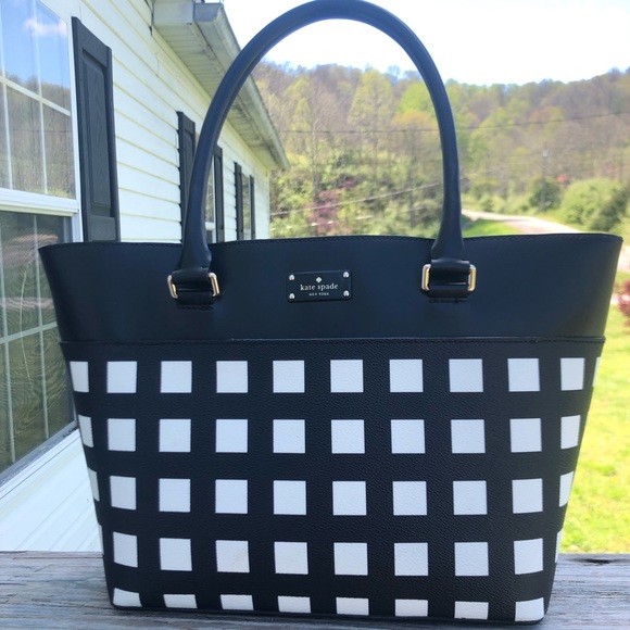 kate spade Handbags - Kate Spade purse and wallet!!
